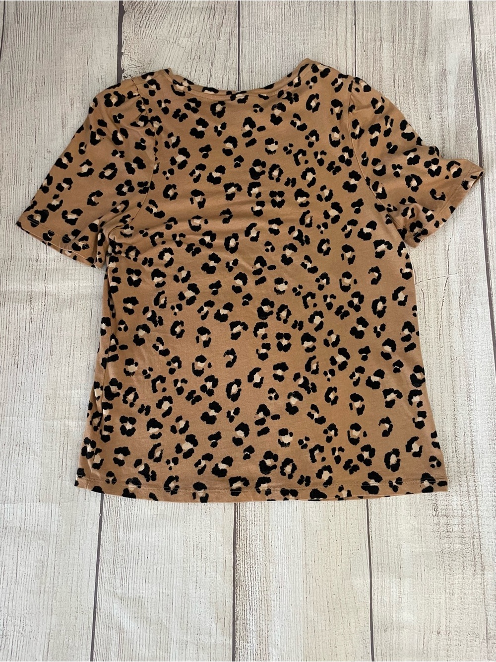 A New Day Women’s Leopard Print Short Sleeve T Shirt Top Size Small - Picture 8 of 8